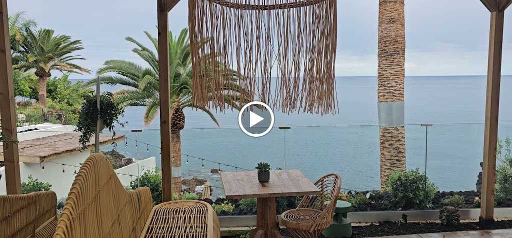 Riela Social Club — Ambiente