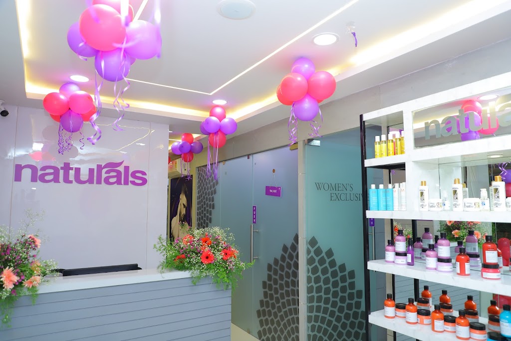 Naturals Salon