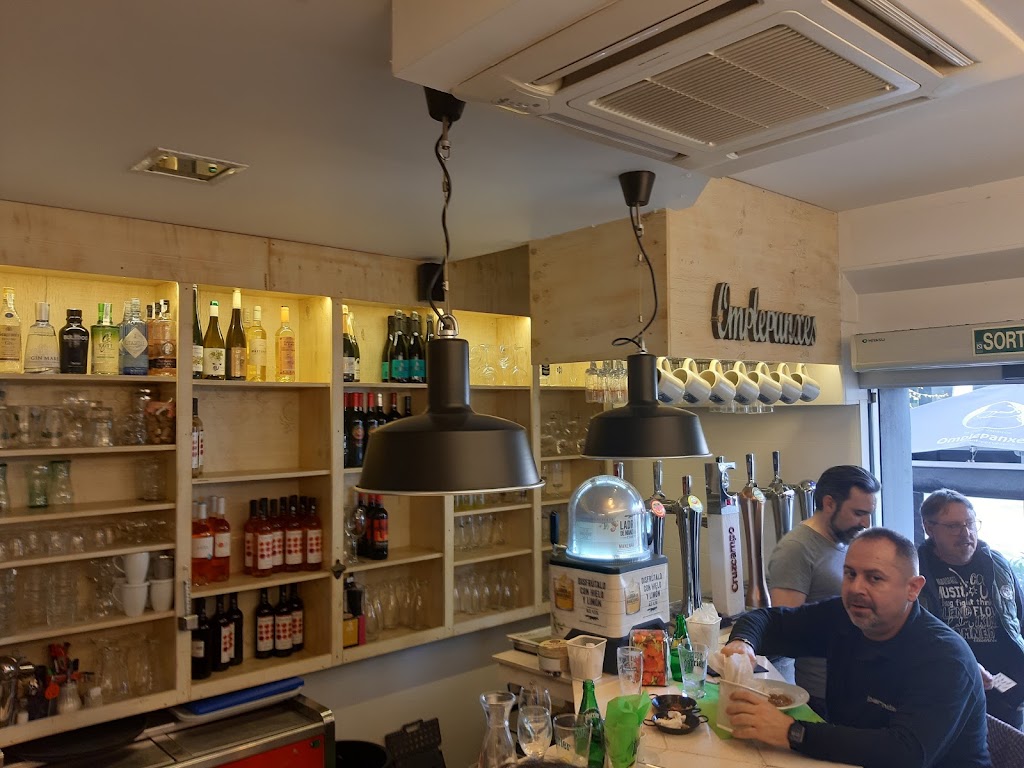 RESTAURANT OMPLEPANXES — Ambiente