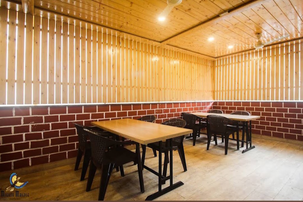 Hotel Girna Park Restaurants
