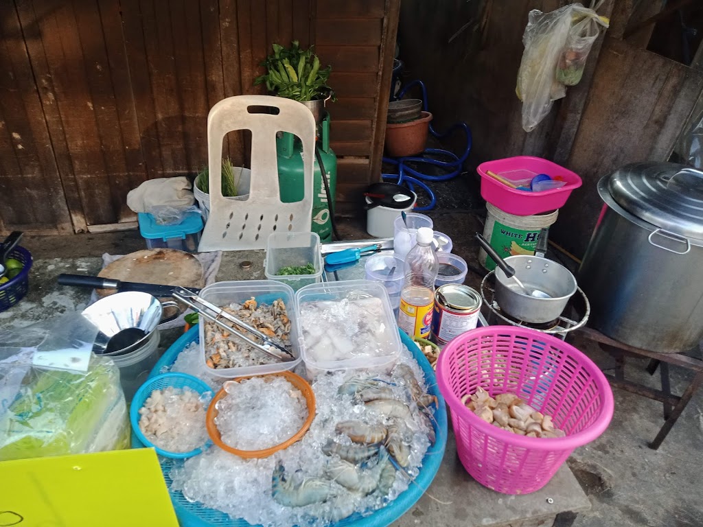 รูปภาพของ ร้านต้มยำทะเลเหาะโครตถลัก