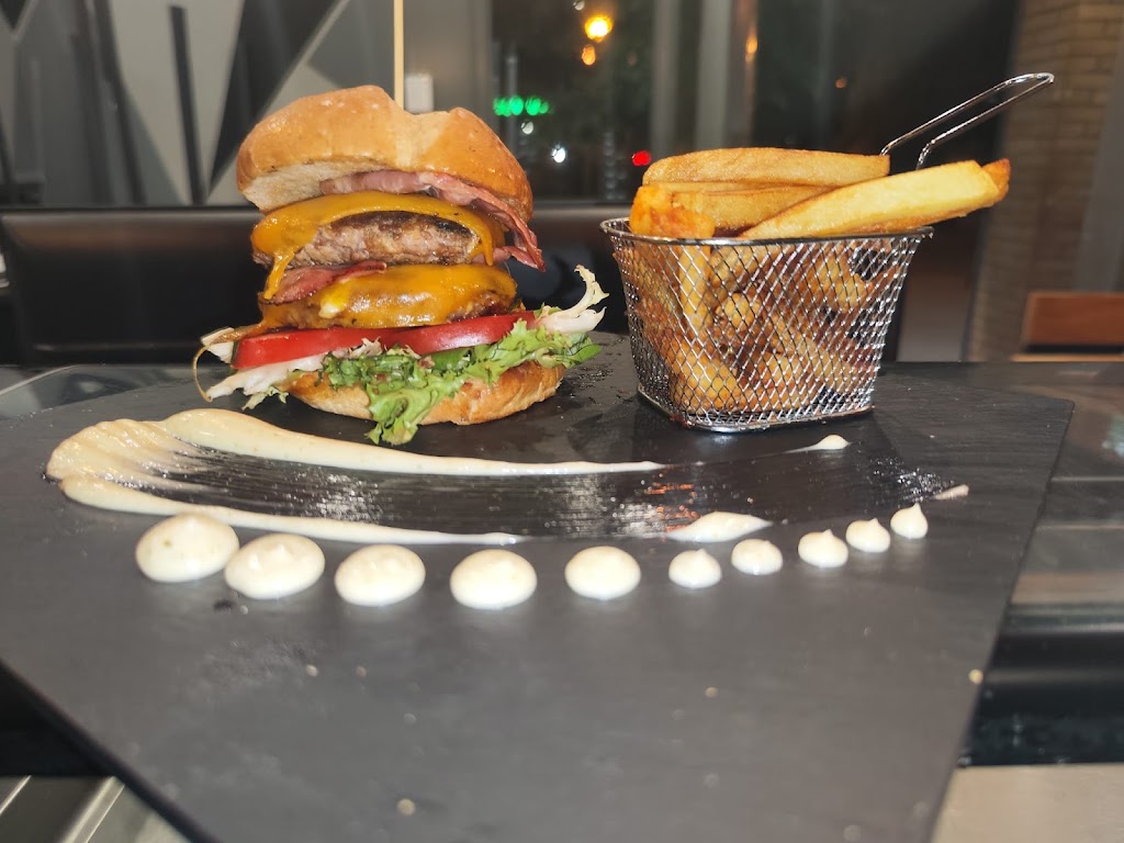El Cavalito — Comida y bebida