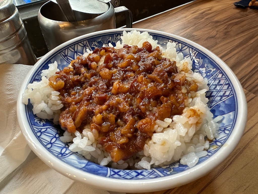 胡饕米粉湯55年老店（台北市府店）台北小吃 台北必吃 市政府美食 市政府小吃 信義區美食 信義區小吃 的照片