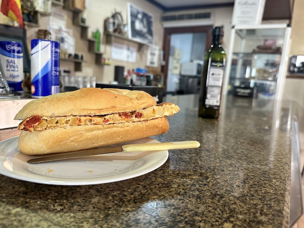 Bar El Marinero — Comida y bebida