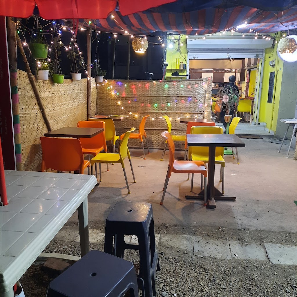 Rever Cafe Best Pure Vegetarian Food