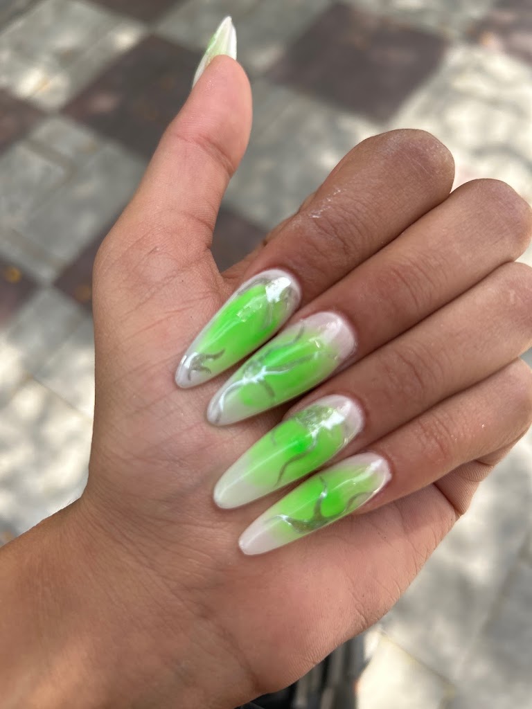 Flame Salon — Manicura