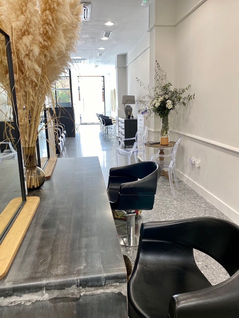 Quiros Salon De Peluqueria — Interior