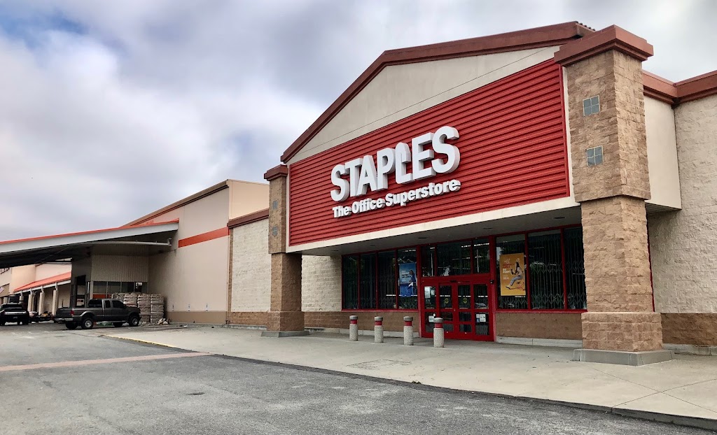 Staples - Office supply store in Gilroy , United States of America