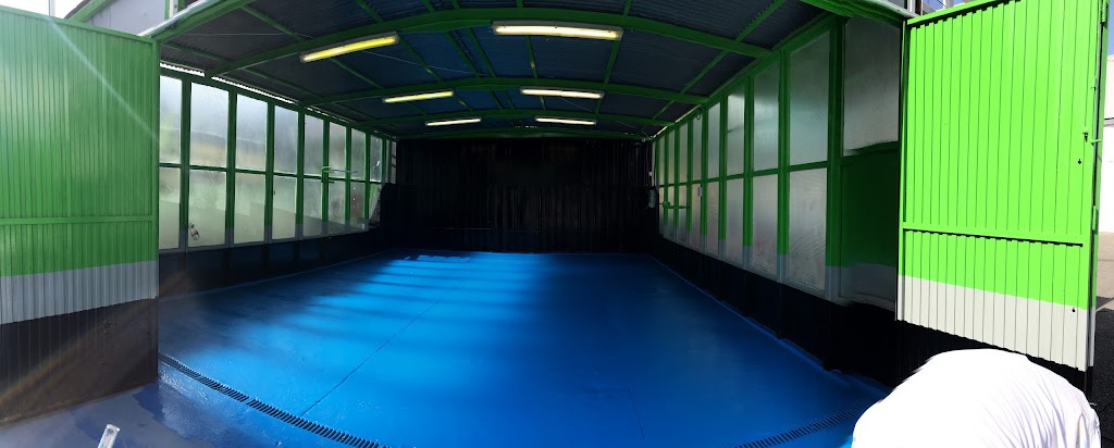 Mive Car Wash - Lavado De Coches a Mano — Interior