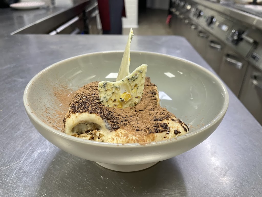 Restaurante La Spezia — Comida y bebida