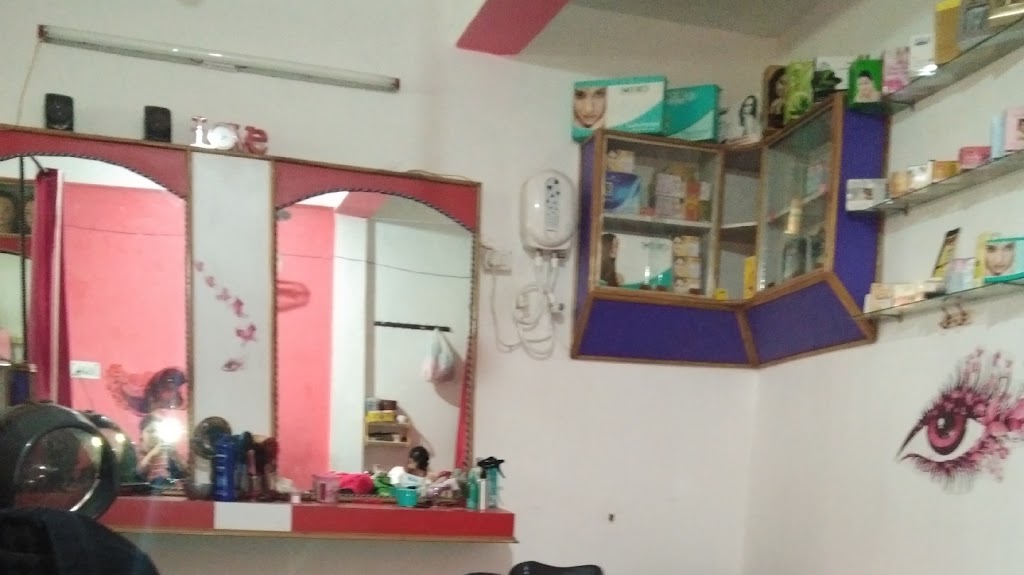 Saba S Beauty Parlour Stitching