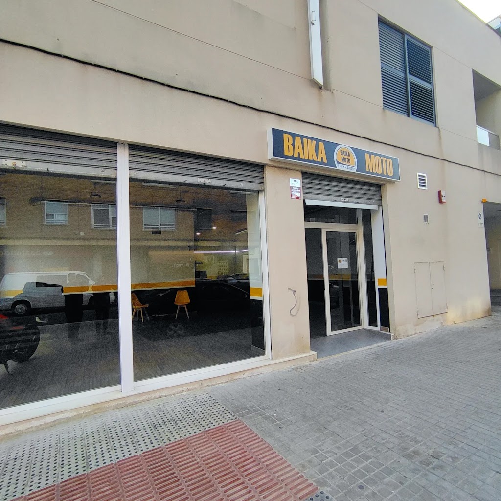 Baika Moto Valencia | Taller de reparacion y venta | Agente Honda, Kawasaki y Kymco — Exterior