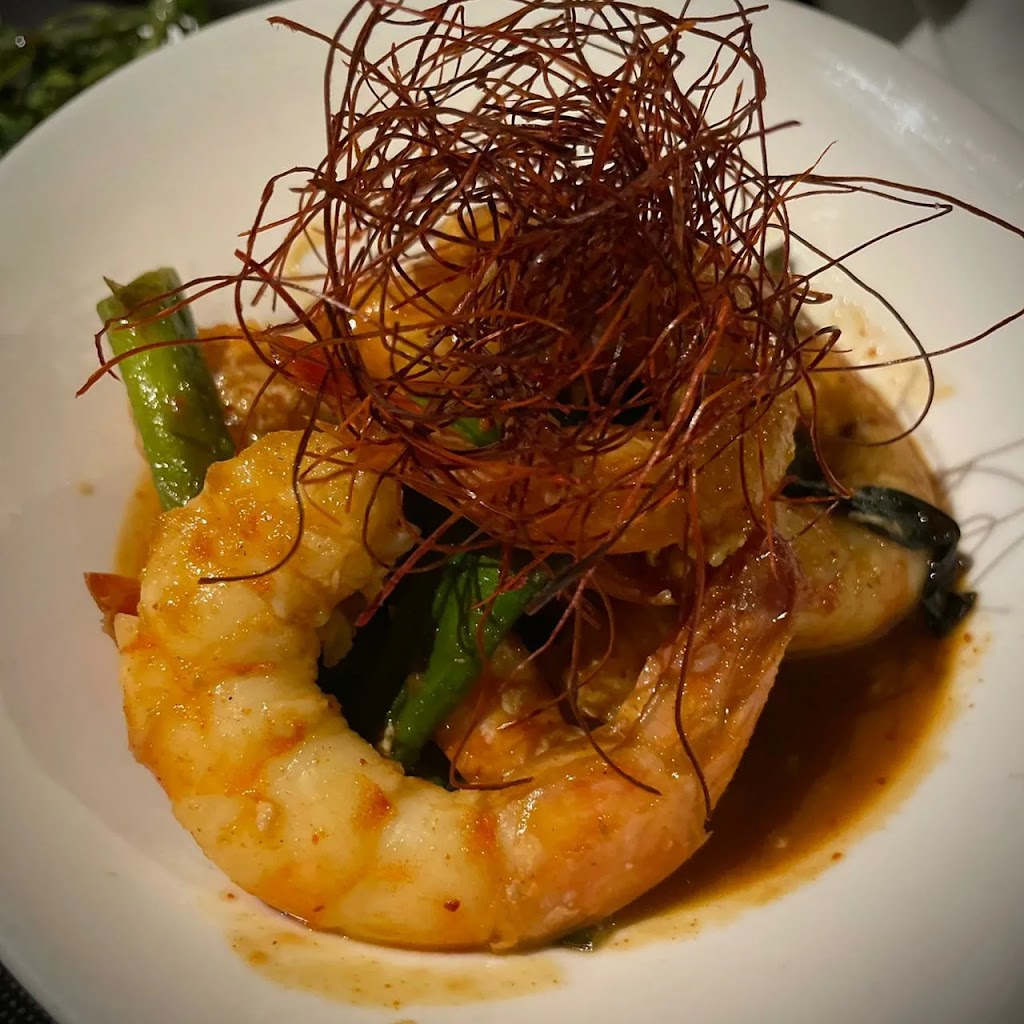 NouEspai 6T7 — Comida y bebida