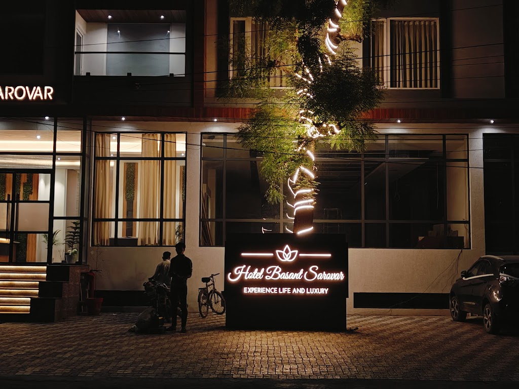 Hotel Basant Sarovar