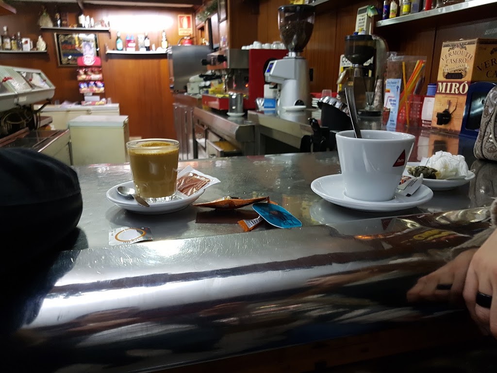 Bar Amaia — Comida y bebida