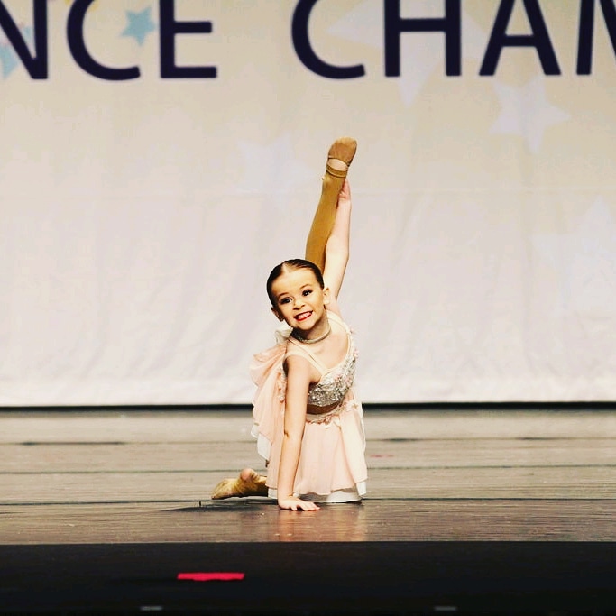  Be Famous Dance Center