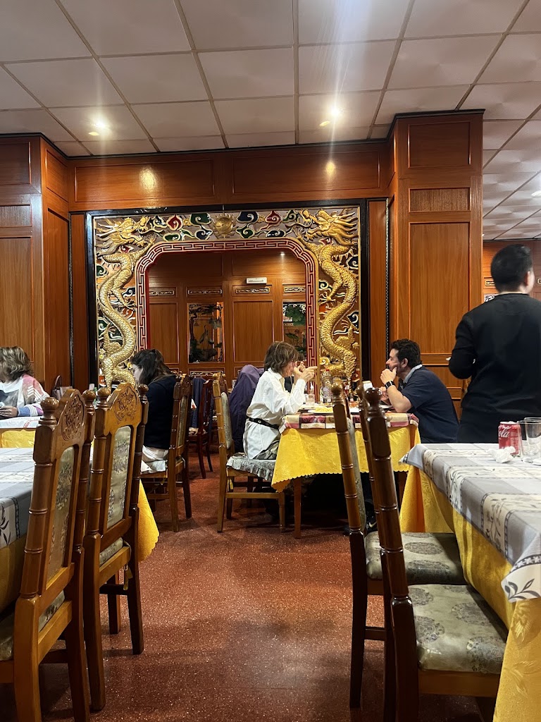 RESTAURANTE CHINO IMPERIAL. — Ambiente