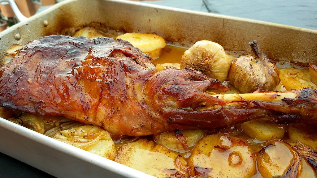 BAR EL CEPO - CASA DE COMIDAS RESTAURANTE — Comida y bebida