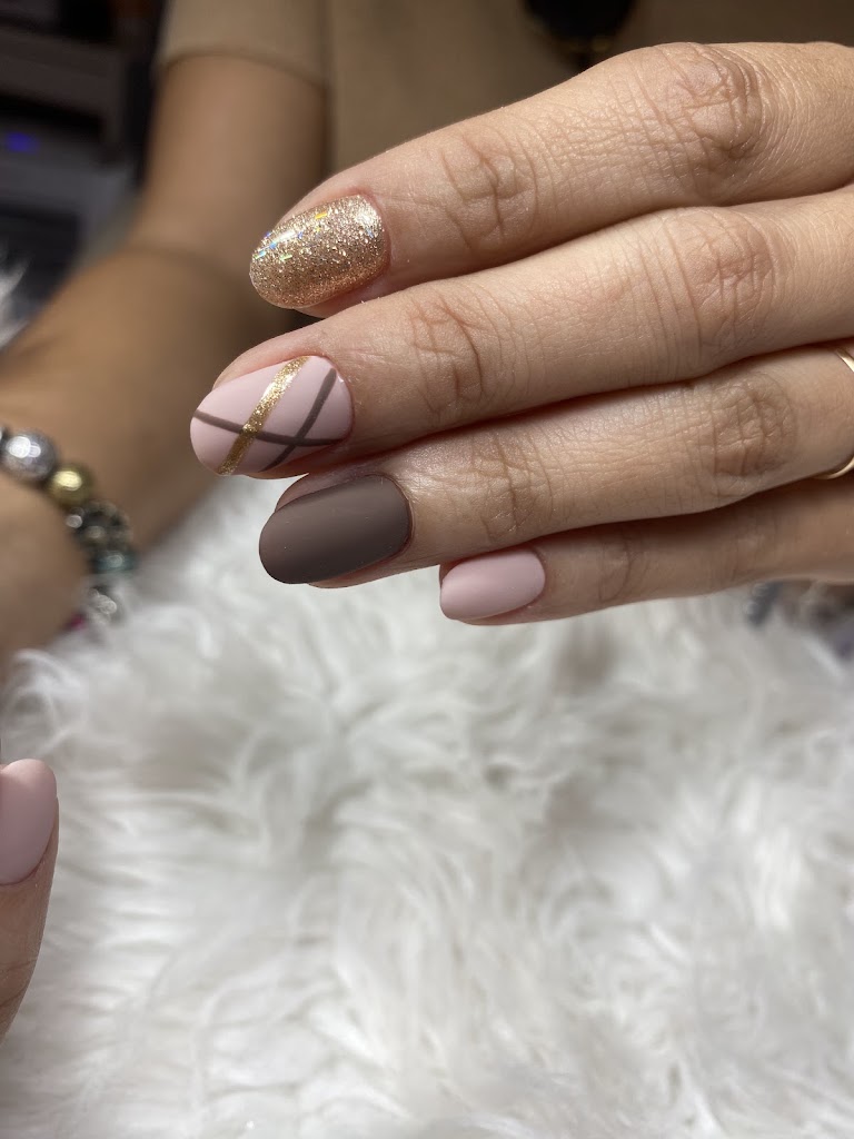 Phaedra Skin & Nails — Manicura