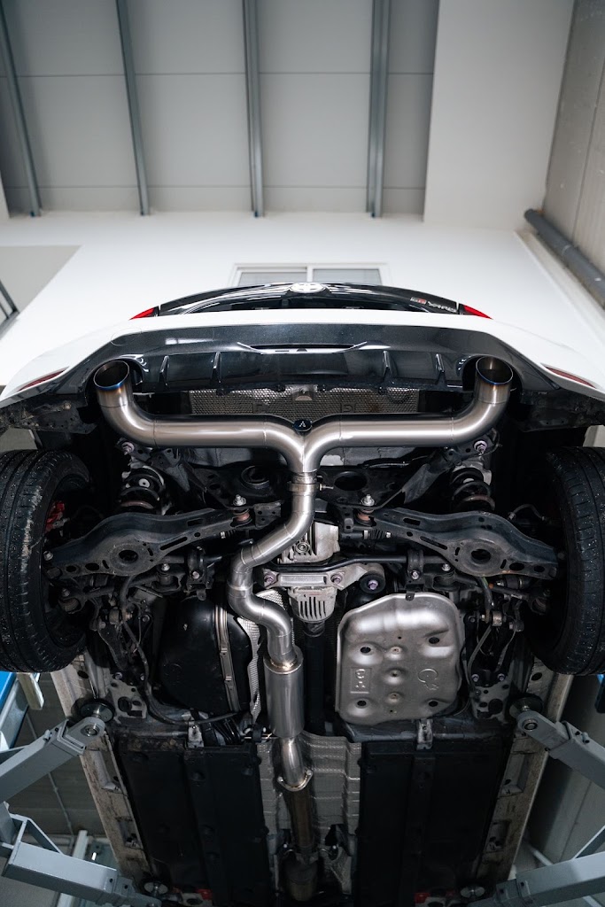 ADAMANTIUM exhausts