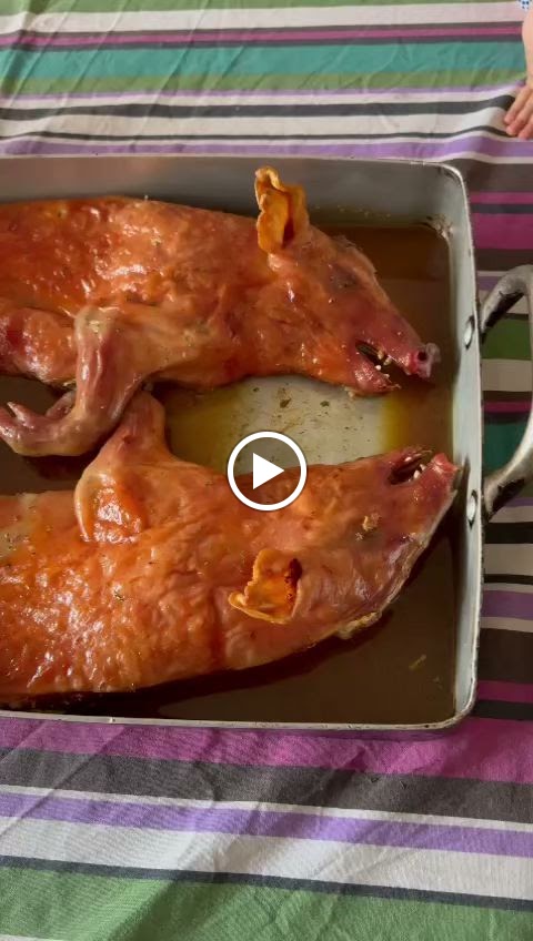 Meson-Restaurante Victoria — Videos