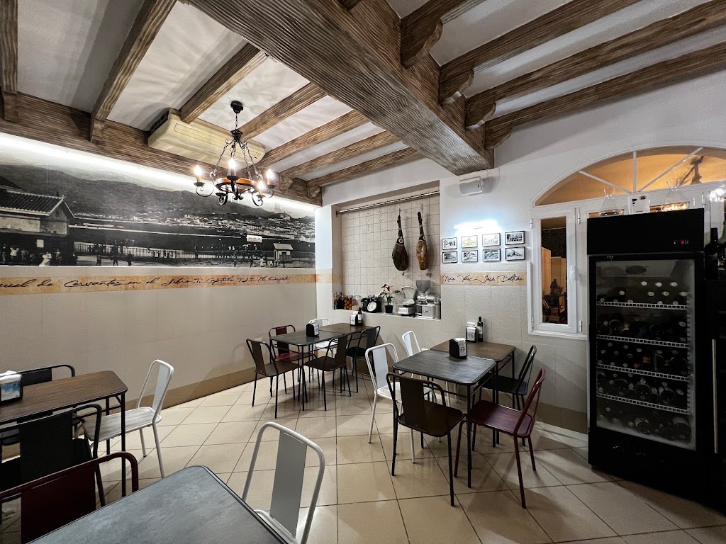 Cafe-Bar La Casa de Los Martinez — Ambiente