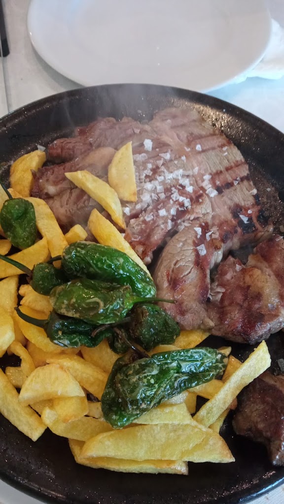 Casa Antonio — Comida y bebida