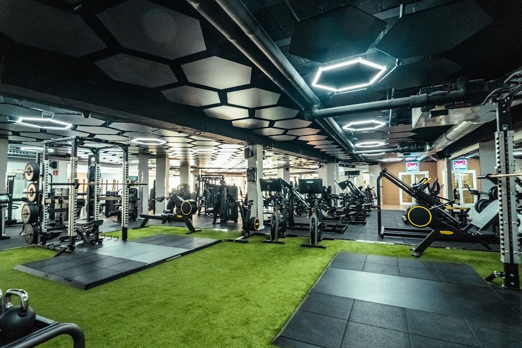 STARK FITNESS CLUB — Banco