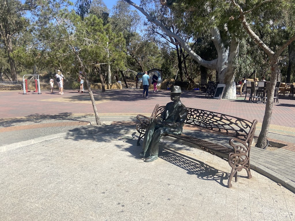 Monumento al Ingeniero Mira