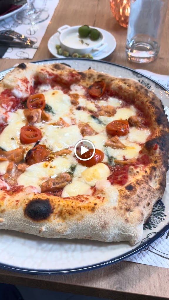 Restaurante Pizzeria Vesuvio — Videos