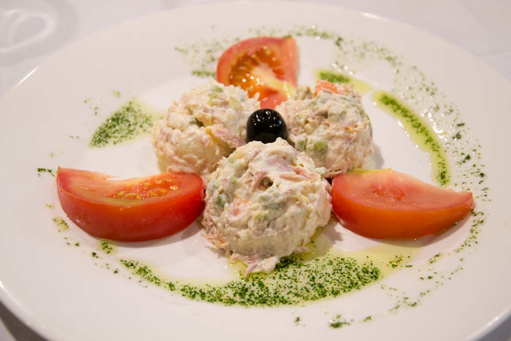 Restaurante Sarriena — Comida y bebida