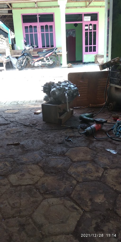 Bengkel Bubut Tri Jaya Motor