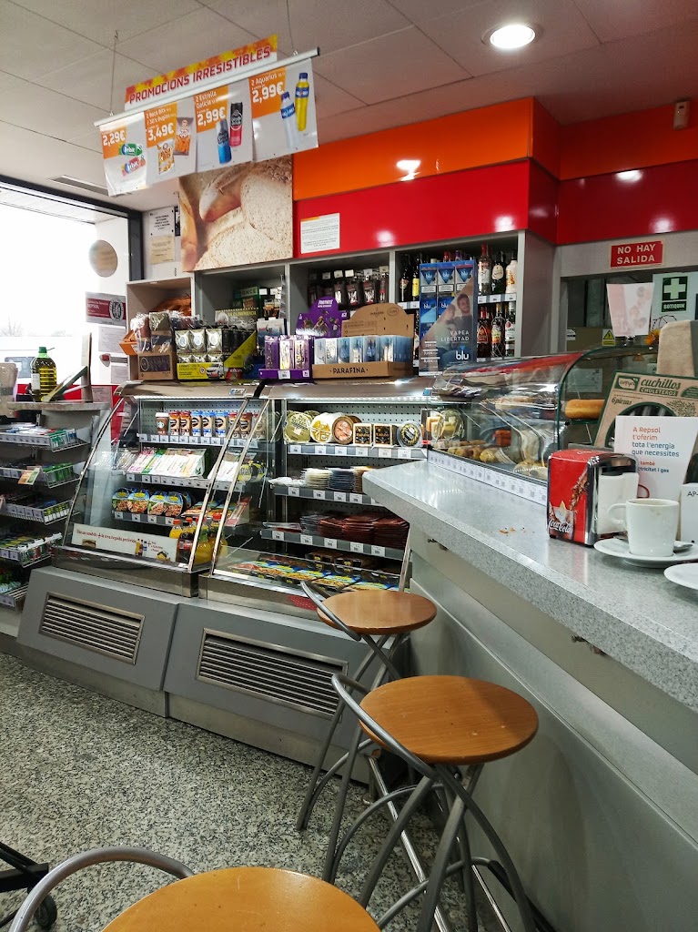 Estacion de Servicio Repsol — Interior