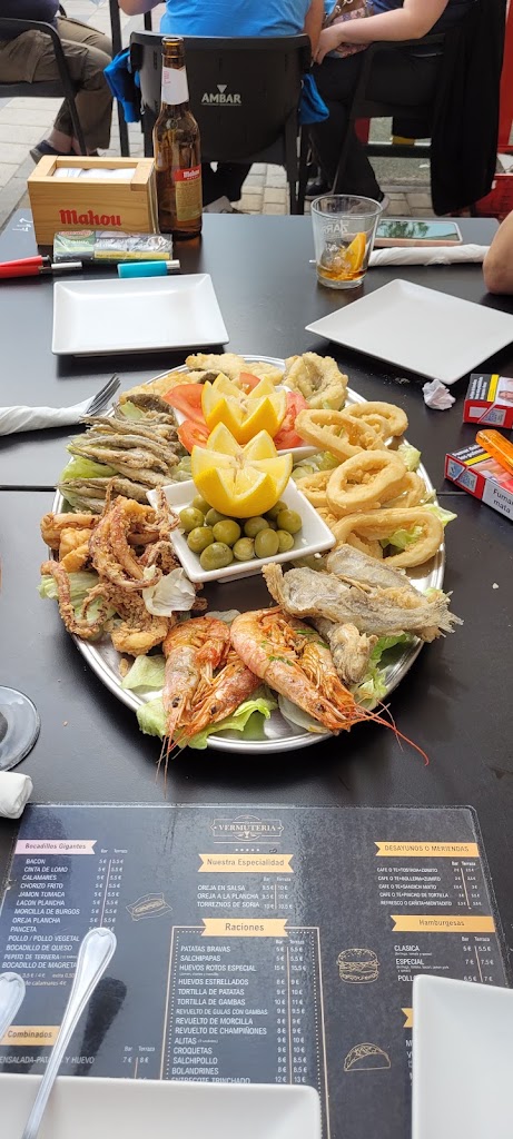 Bar La Vermuteria — Comida y bebida