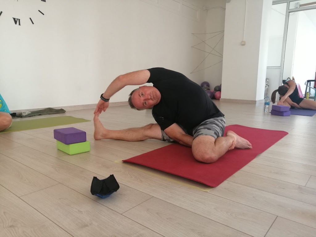 Equilibrium Manresa - yoga, Pilates, hipopressius — Yoga