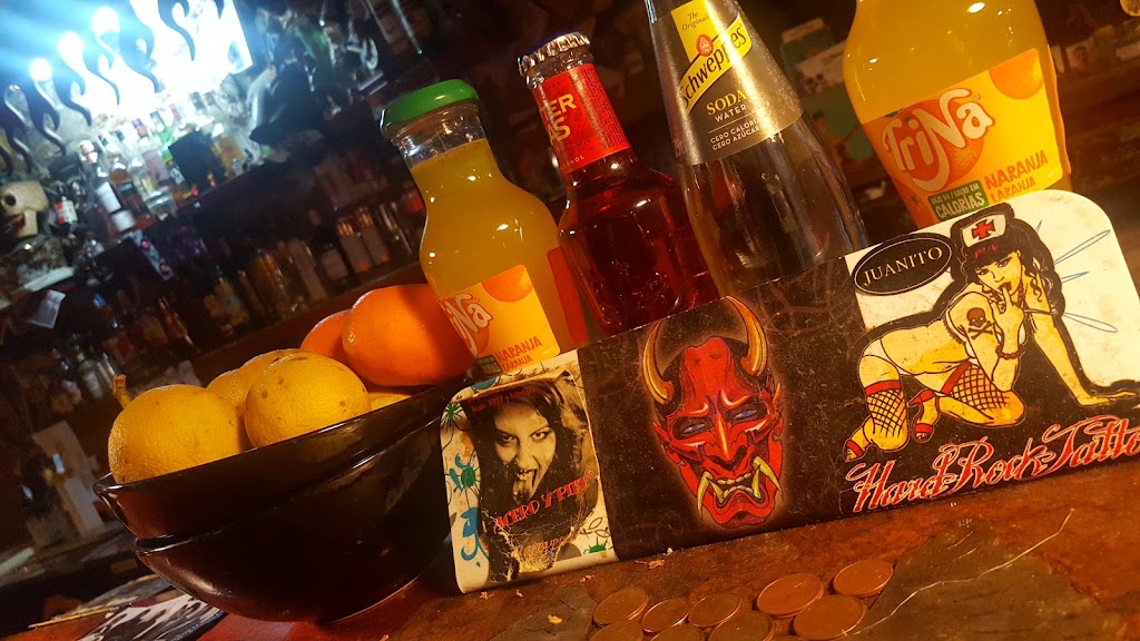 La Pacheca Rock Bar — Comida y bebida