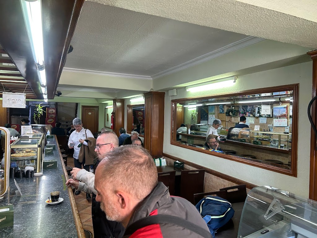 Bar Restaurente Iris — Ambiente