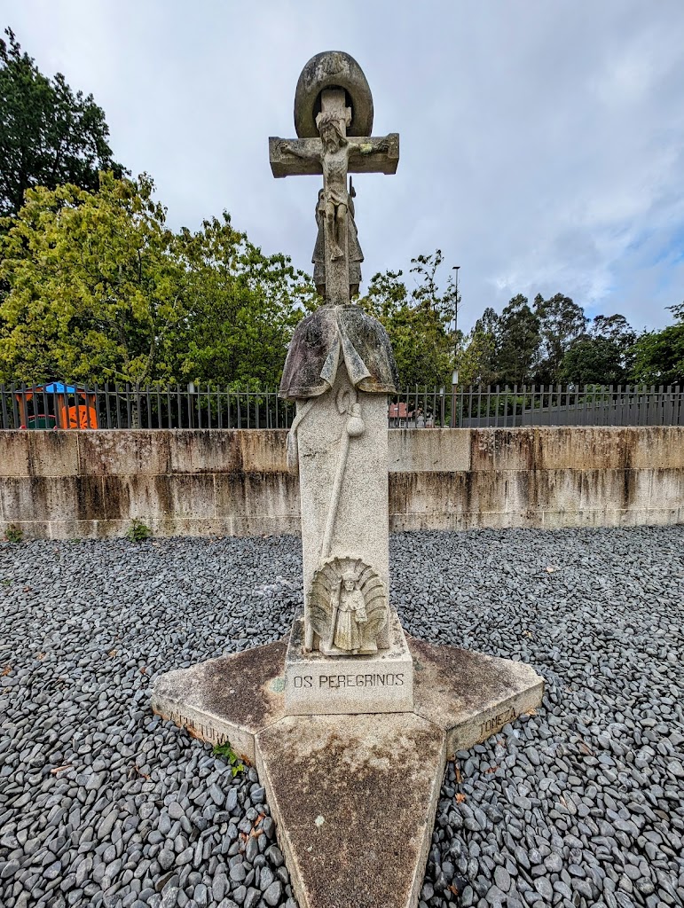 Cruceiro y Monumentos a los Peregrinos