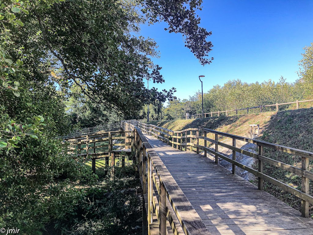 Parque e paseo do rio Breiro