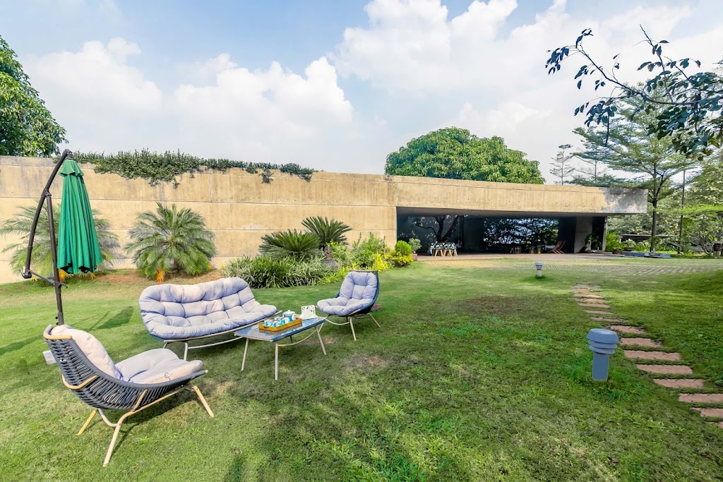 Stayvista At Paashaan Khopoli All Meals Included Holiday Home With Swimming Pool