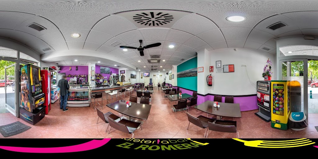 Bar Cafeteria EL Romeral — Ambiente