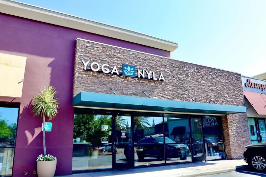  Yoga Nyla