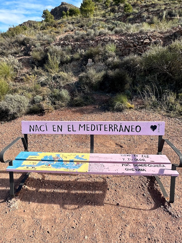 Mirador banco "Naci en el Mediterraneo" — Montana