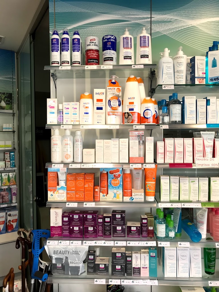 Farmacia Traviesas / Lcda. Esperanza Gonzalez Varela — Del propietario