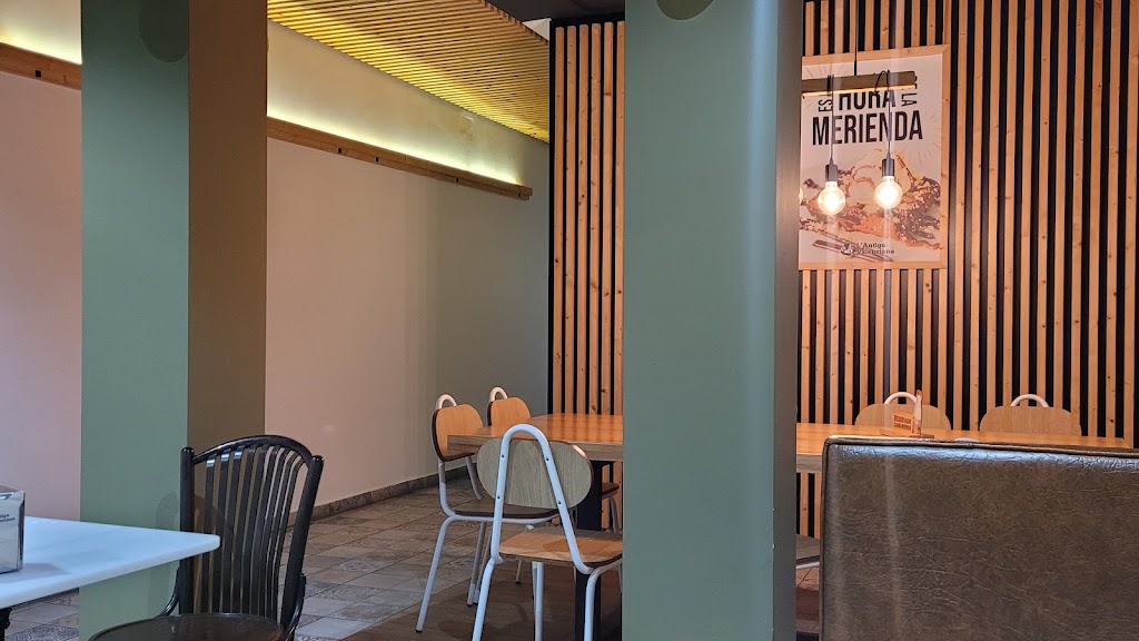 L'Antiga Valenciana — Ambiente