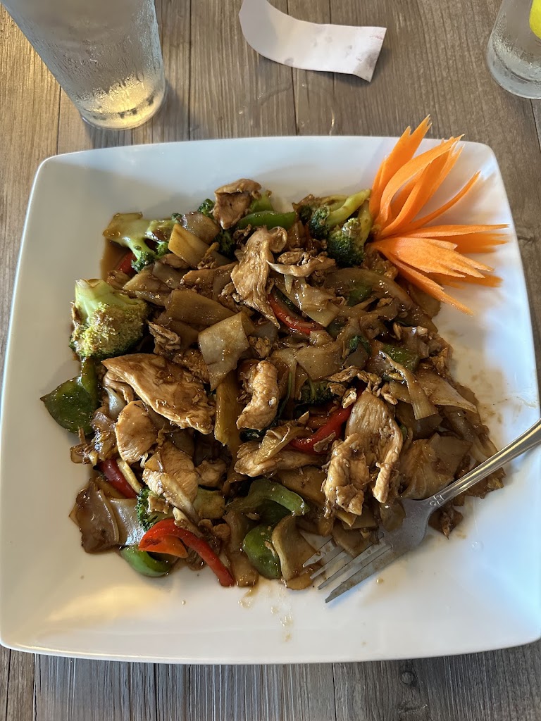 Tong's Thai Restaurant And Sushi Bar