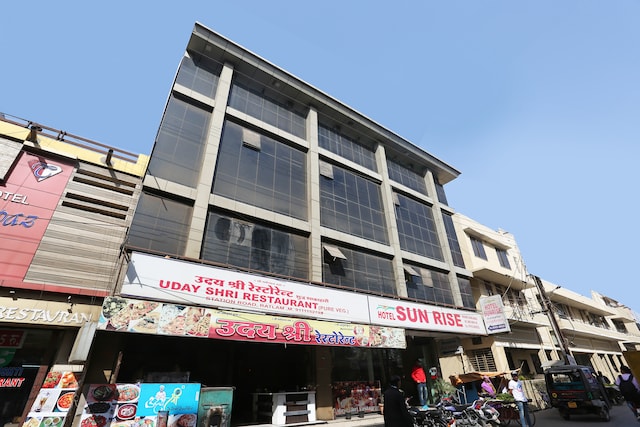 Oyo 29731 Hotel Sunrise