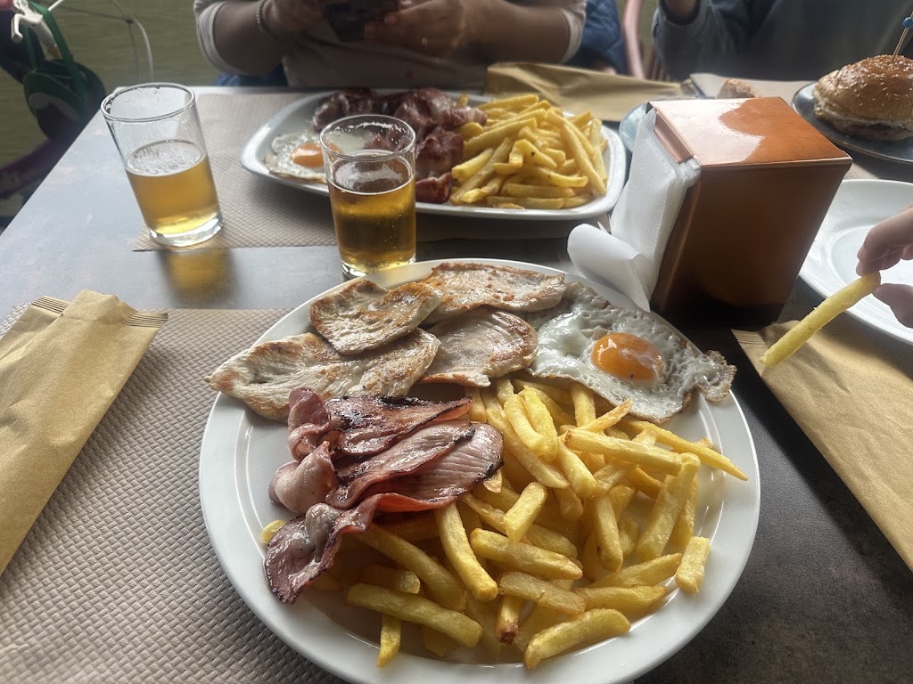 Burger Classic — Comida y bebida
