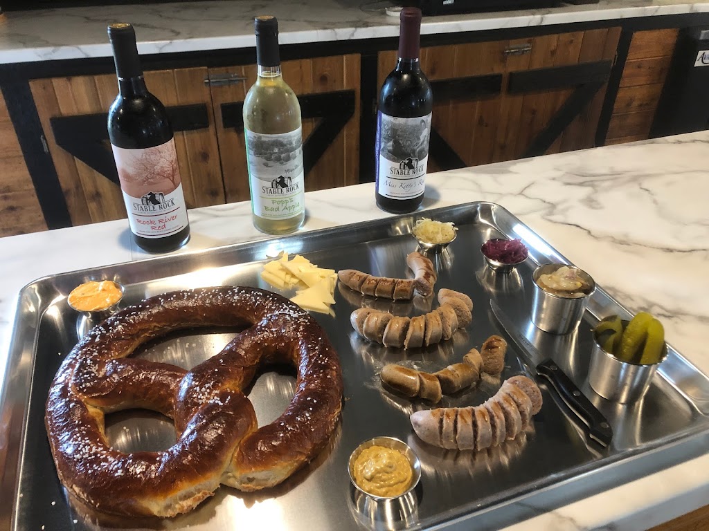  Stable Rock Winery, Distillery & Kitchen