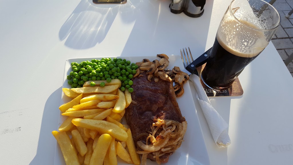 The Claddagh Irish bar — Comida y bebida